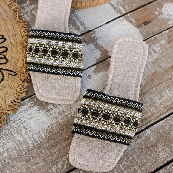 Women's Summer Flat Sandals, Black Embroidery Style Slippers For Party & Beach - Picture 5 of 7